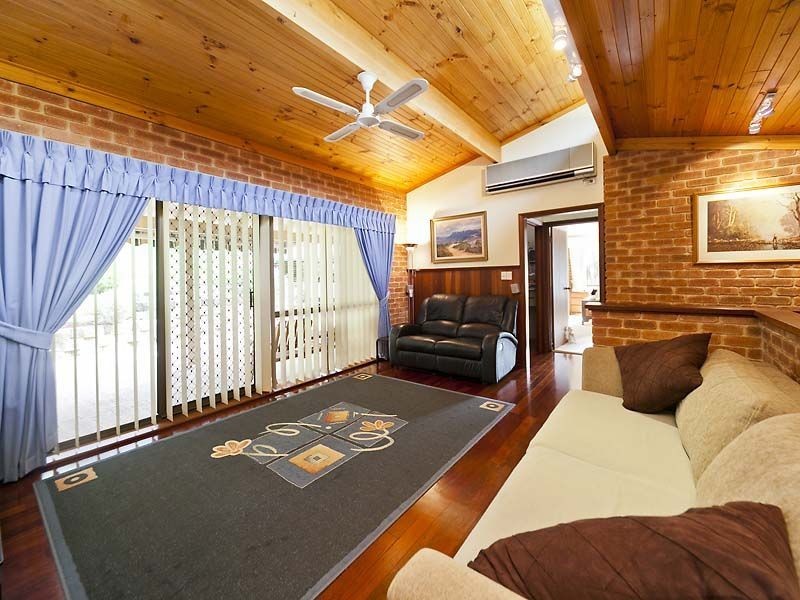 30 Torwood Drive, Gooseberry Hill WA 6076