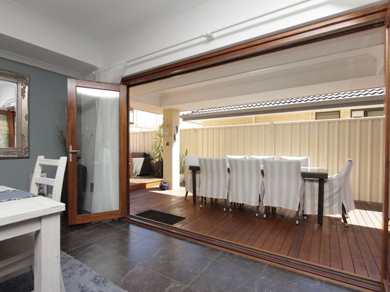 12 Cronulla Road, Secret Harbour WA 6173