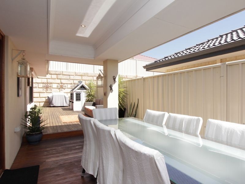 12 Cronulla Road, Secret Harbour WA 6173