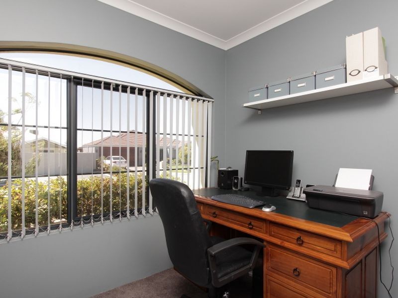 12 Cronulla Road, Secret Harbour WA 6173