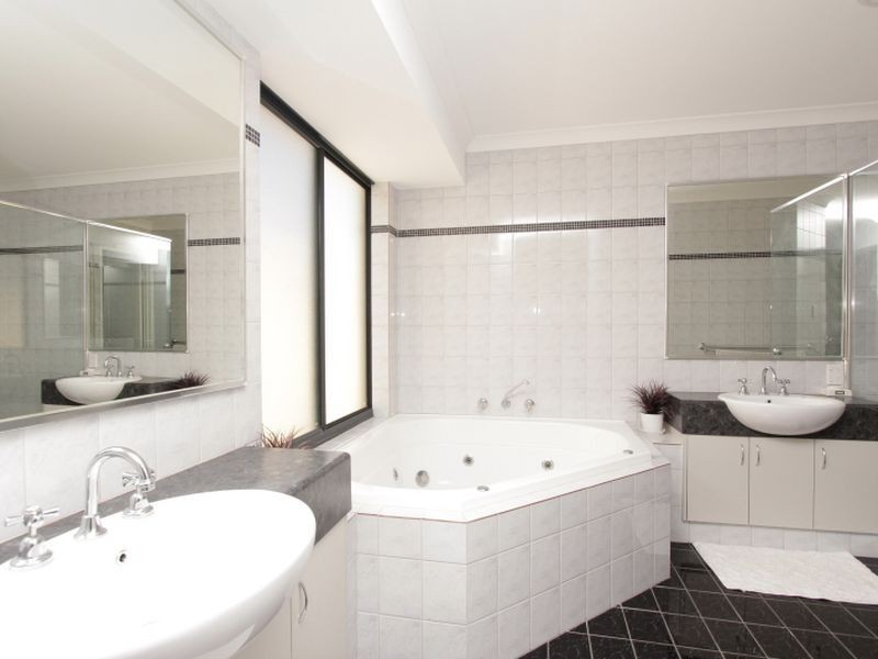 12 Cronulla Road, Secret Harbour WA 6173