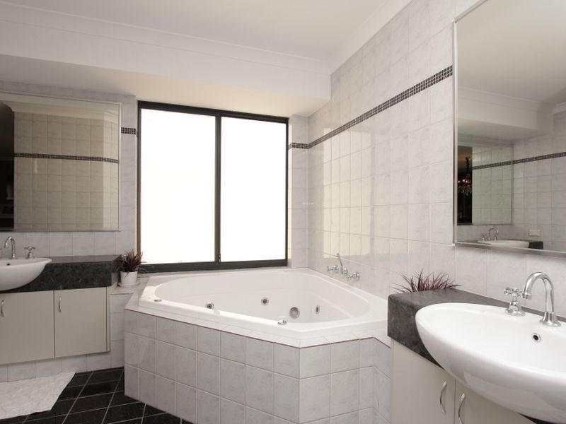 12 Cronulla Road, Secret Harbour WA 6173