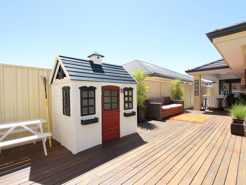 12 Cronulla Road, Secret Harbour WA 6173