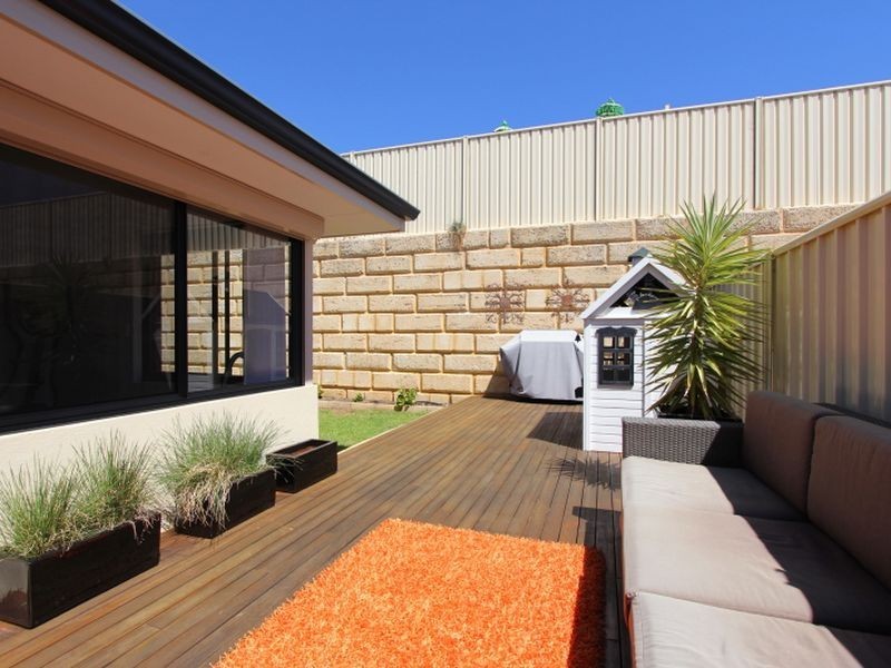 12 Cronulla Road, Secret Harbour WA 6173