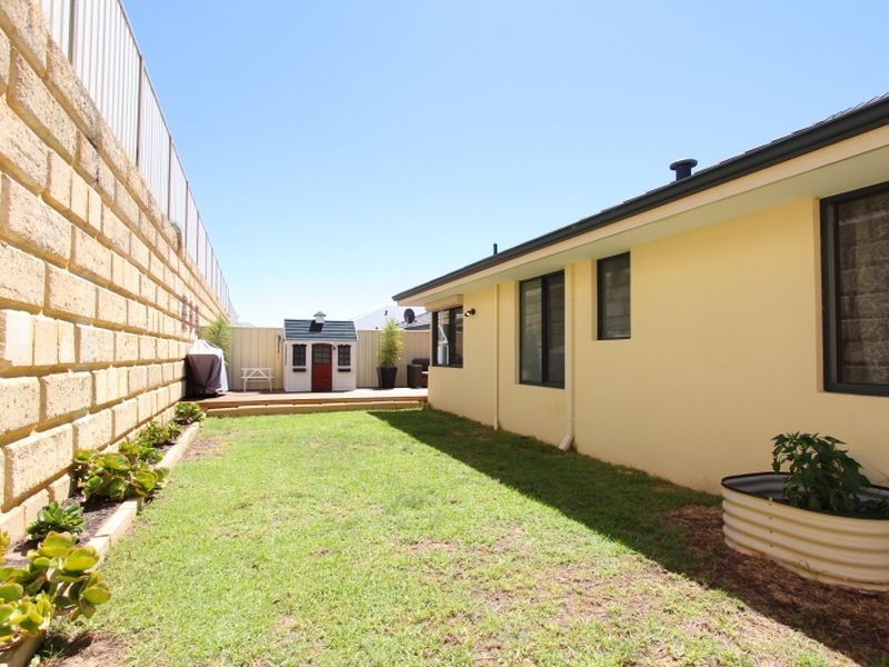 12 Cronulla Road, Secret Harbour WA 6173