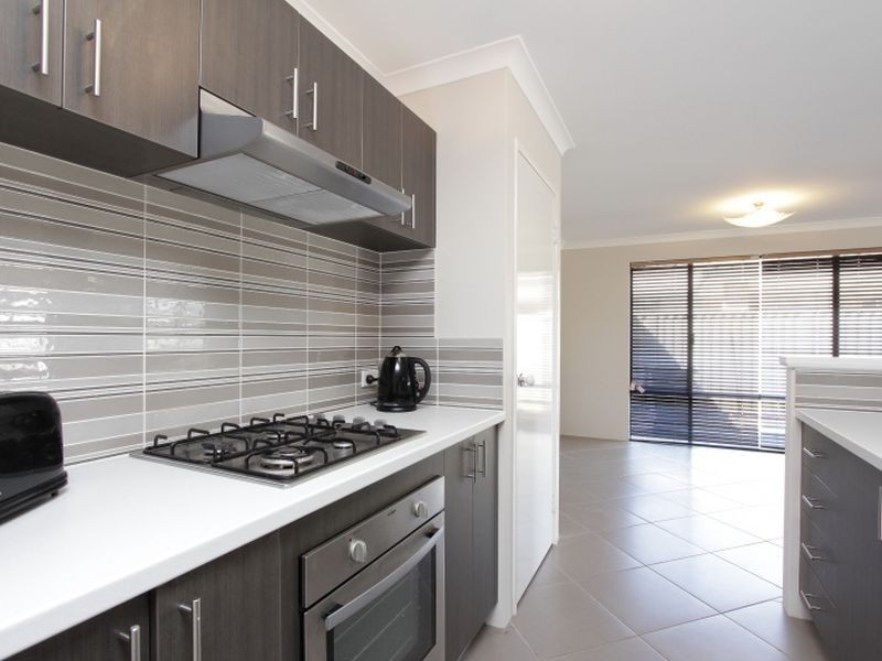 20 Pleasant Avenue, Piara Waters WA 6112