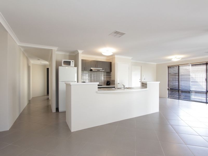 20 Pleasant Avenue, Piara Waters WA 6112