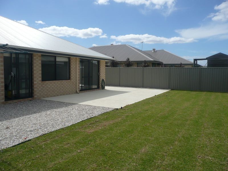 20 Pleasant Avenue, Piara Waters WA 6112