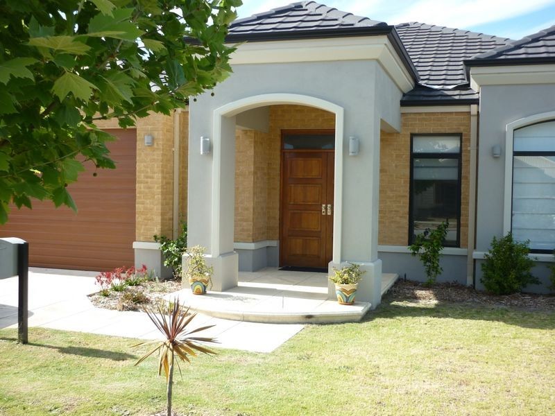 7 Cotswold Parade, Aubin Grove WA 6164