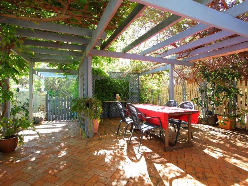 1 Noel Road, Gooseberry Hill WA 6076