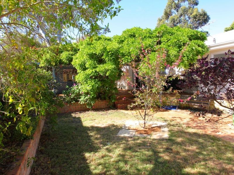 1 Noel Road, Gooseberry Hill WA 6076