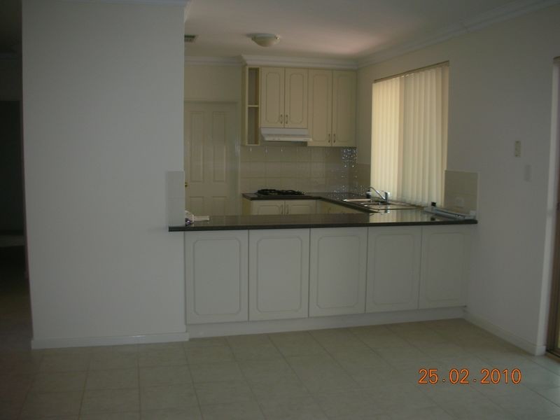 6/11 Almurta Way, Nollamara WA 6061