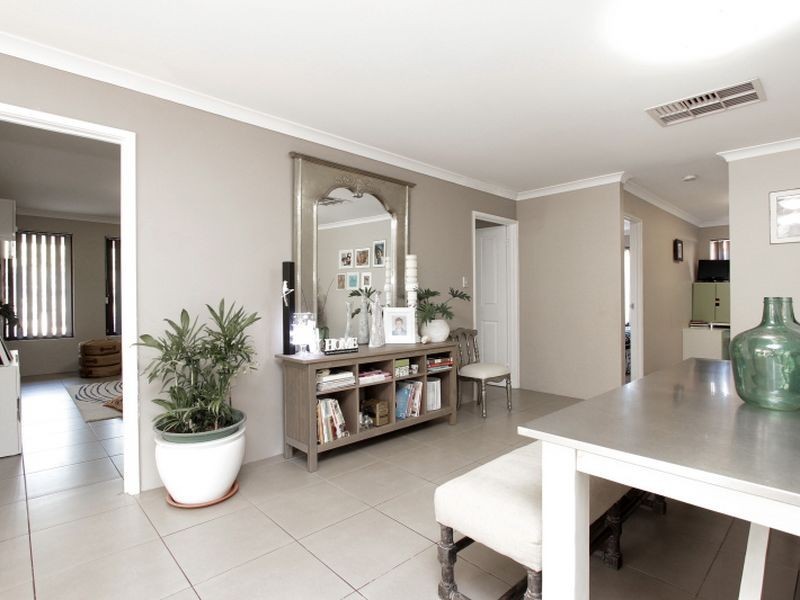 8 Swanson Way, Secret Harbour WA 6173