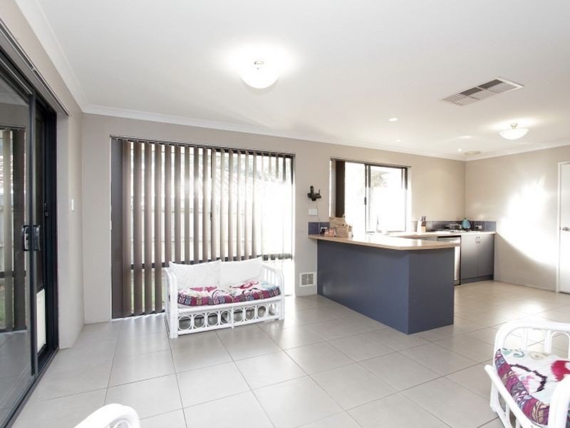 8 Swanson Way, Secret Harbour WA 6173