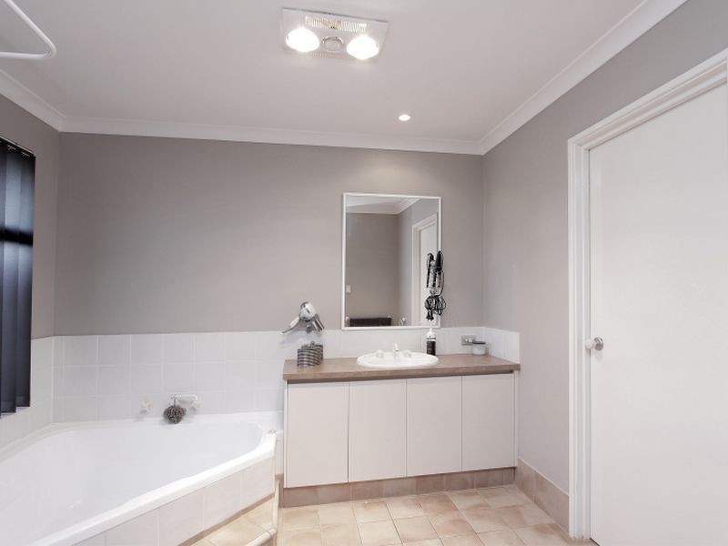 8 Swanson Way, Secret Harbour WA 6173