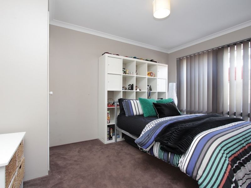 8 Swanson Way, Secret Harbour WA 6173