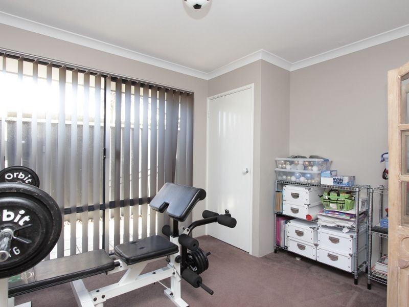 8 Swanson Way, Secret Harbour WA 6173