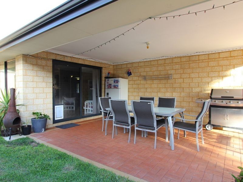 8 Swanson Way, Secret Harbour WA 6173