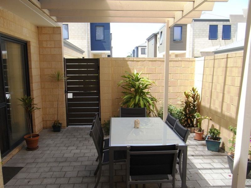 4/30 Kimberley Street, Belmont WA 6104