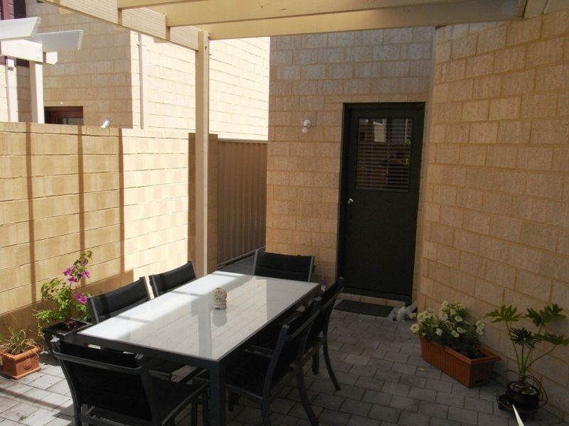 4/30 Kimberley Street, Belmont WA 6104