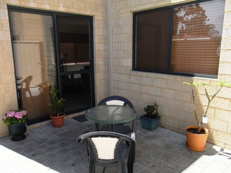 4/30 Kimberley Street, Belmont WA 6104