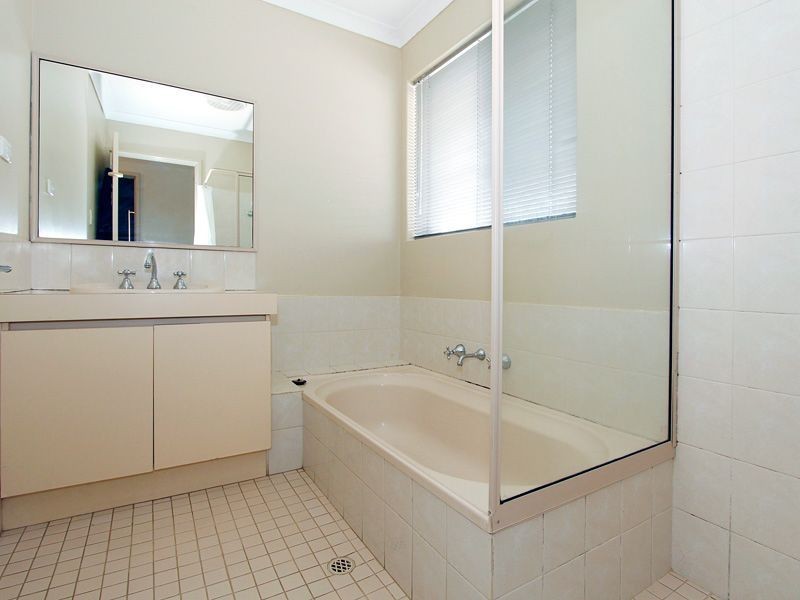 3 Lambourne Retreat, Mirrabooka WA 6061