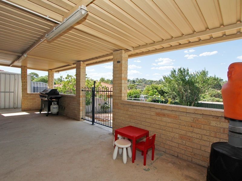 3 Lambourne Retreat, Mirrabooka WA 6061