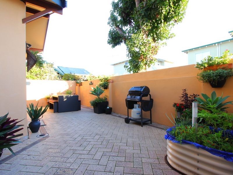 77 Douglas Avenue, South Perth WA 6151