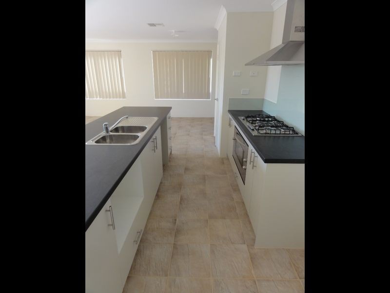 10 Kinnear Trail, Darling Downs WA 6122