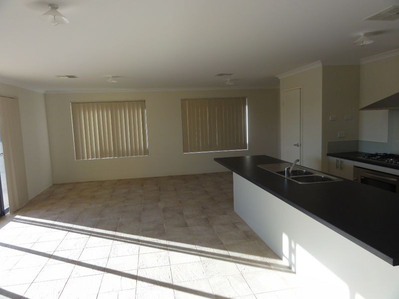 10 Kinnear Trail, Darling Downs WA 6122