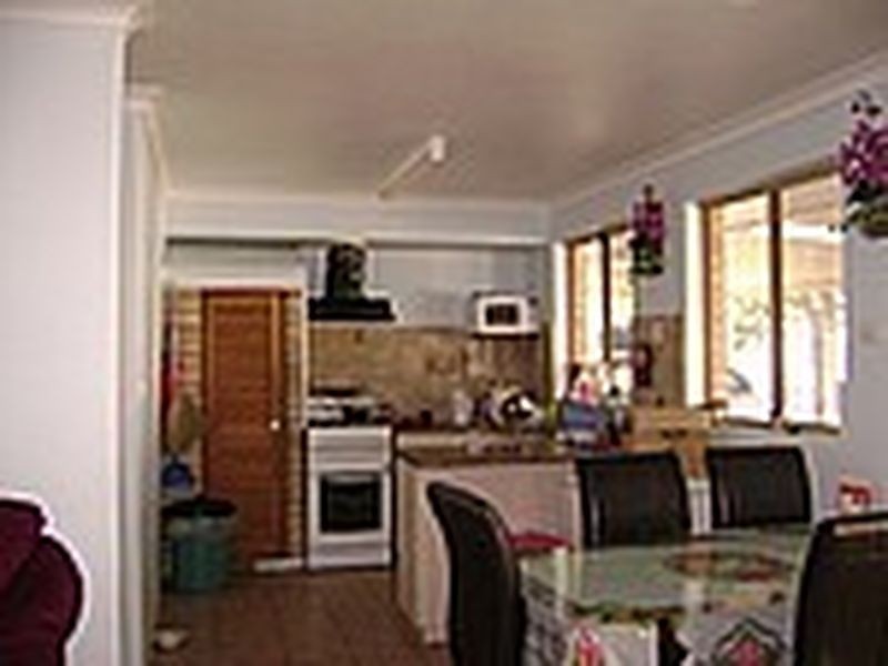 8 Tonkin Place, Girrawheen WA 6064