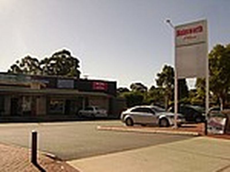 8 Tonkin Place, Girrawheen WA 6064