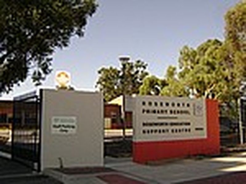 8 Tonkin Place, Girrawheen WA 6064