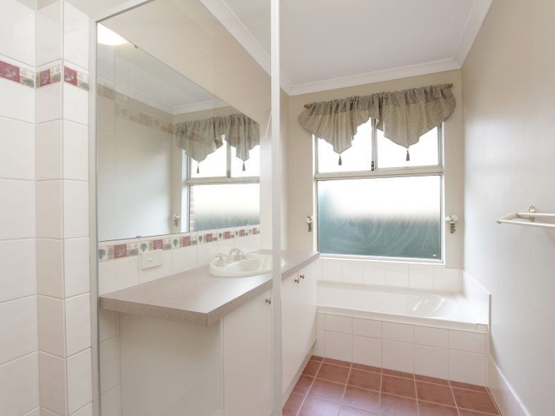 41 Whitegum Drive, Jane Brook WA 6056