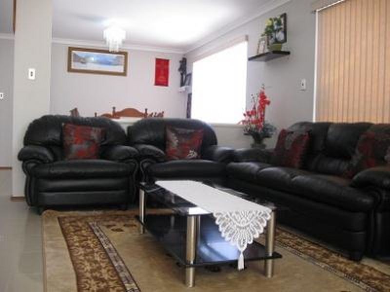 18 Maresfield Gardens, Girrawheen WA 6064