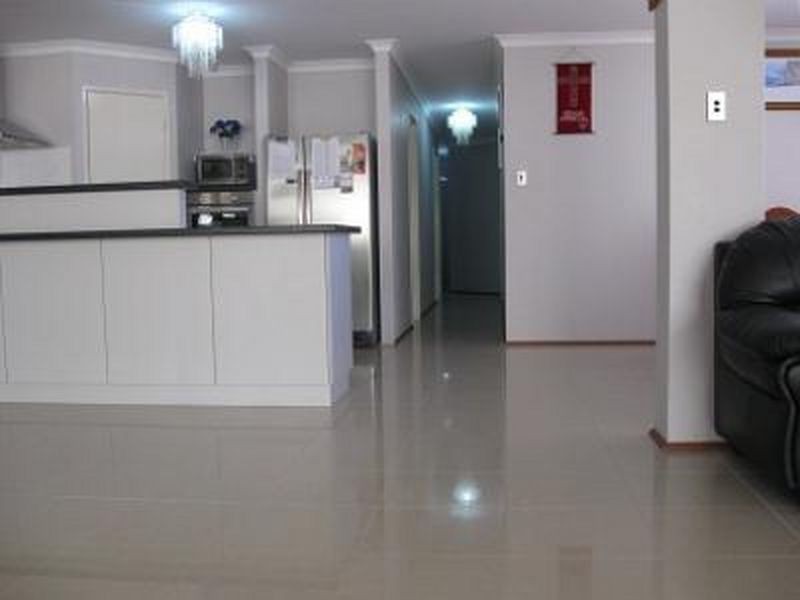 18 Maresfield Gardens, Girrawheen WA 6064