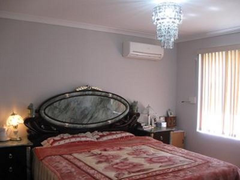 18 Maresfield Gardens, Girrawheen WA 6064