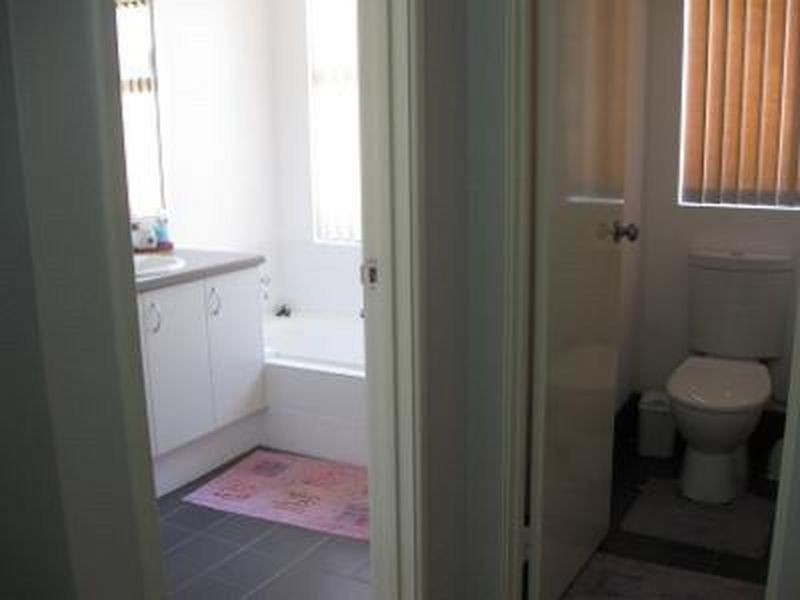 18 Maresfield Gardens, Girrawheen WA 6064