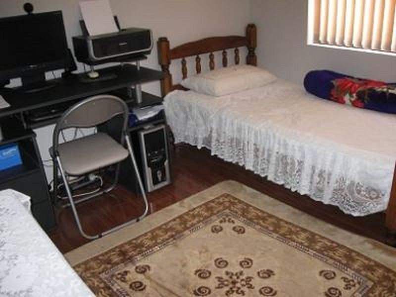 18 Maresfield Gardens, Girrawheen WA 6064