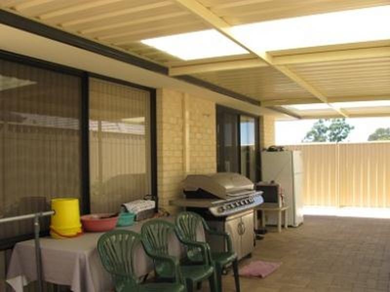 18 Maresfield Gardens, Girrawheen WA 6064