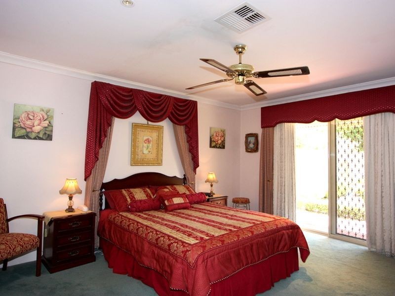 15 Sing Gardens, Walliston WA 6076