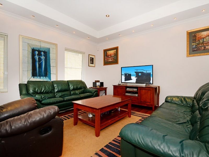 10 Mason Terrace, Mirrabooka WA 6061