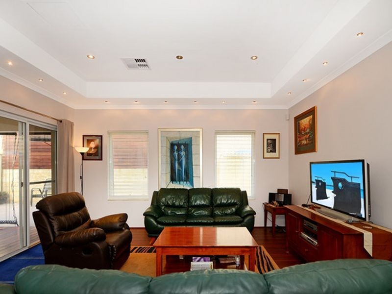 10 Mason Terrace, Mirrabooka WA 6061