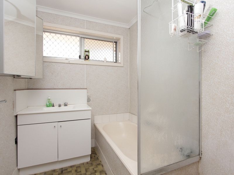 75 WALANNA DRIVE, Karawara WA 6152