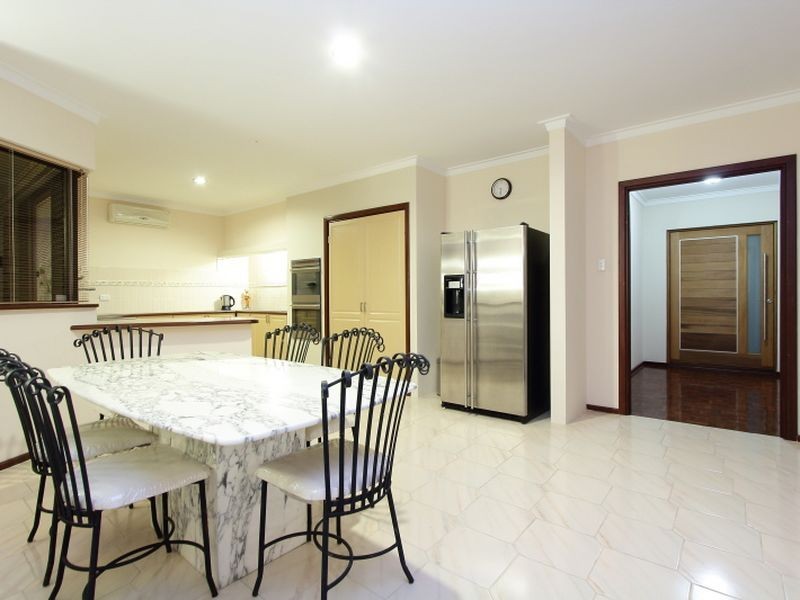 36 Rootes Road, Lesmurdie WA 6076