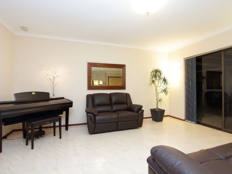 36 Rootes Road, Lesmurdie WA 6076