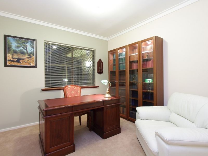 36 Rootes Road, Lesmurdie WA 6076