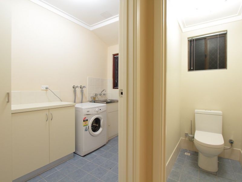 36 Rootes Road, Lesmurdie WA 6076