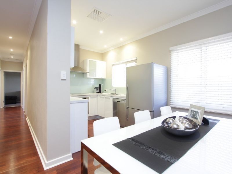 40 Tudor  Avenue (South), Shelley WA 6148