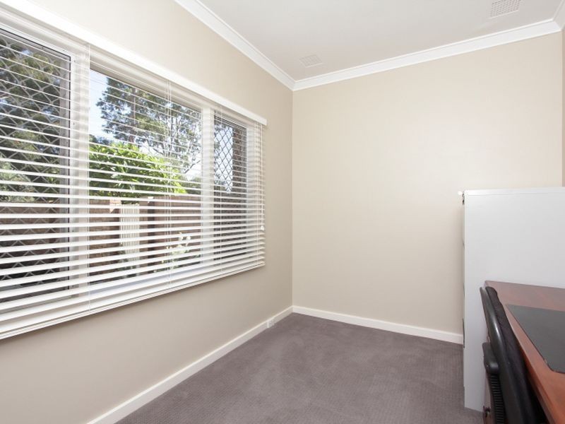 40 Tudor  Avenue (South), Shelley WA 6148